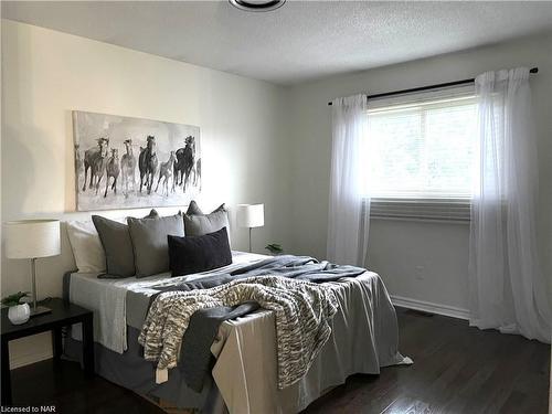 61 Barbican Trail, St. Catharines, ON - Indoor Photo Showing Bedroom