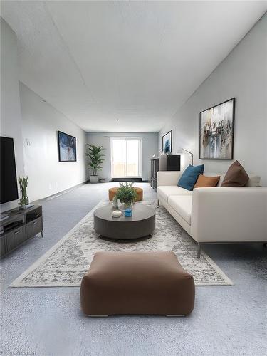 305-4692 Crysler Avenue, Niagara Falls, ON - Indoor Photo Showing Living Room