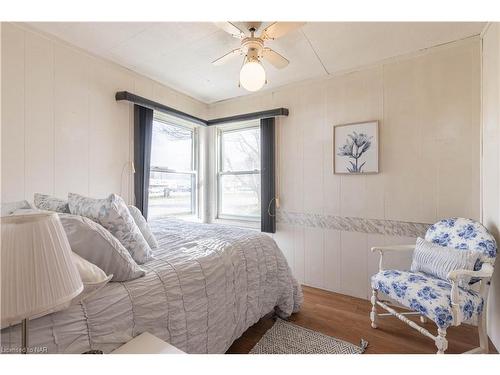 305 Lincoln Street, Welland, ON - Indoor Photo Showing Bedroom