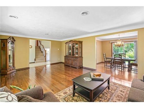 40177 Con 4 Rd, Wainfleet, ON - Indoor Photo Showing Living Room