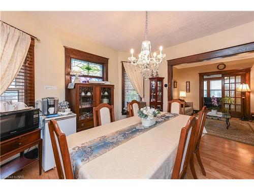 4467 John Street, Niagara Falls, ON - Indoor Photo Showing Dining Room