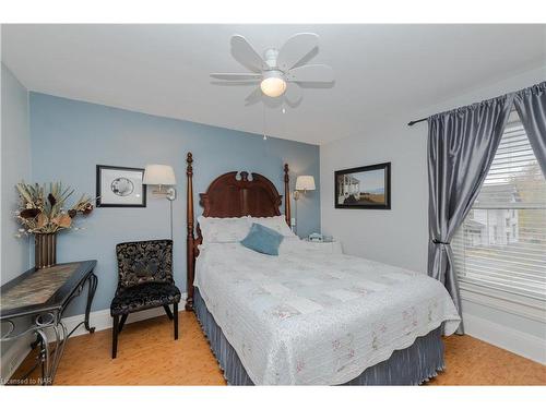 4467 John Street, Niagara Falls, ON - Indoor Photo Showing Bedroom