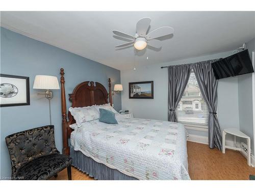 4467 John Street, Niagara Falls, ON - Indoor Photo Showing Bedroom