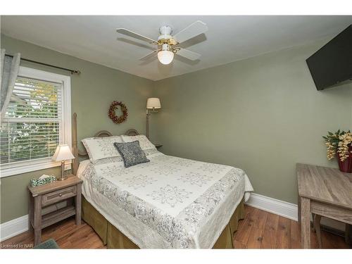 4467 John Street, Niagara Falls, ON - Indoor Photo Showing Bedroom