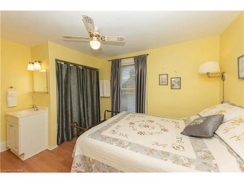 4467 John Street, Niagara Falls, ON - Indoor Photo Showing Bedroom