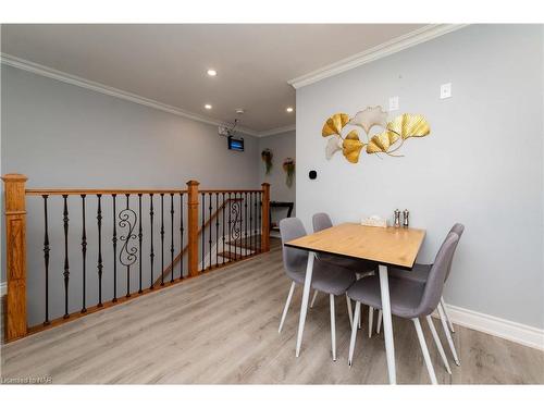 4467 John Street, Niagara Falls, ON - Indoor Photo Showing Dining Room