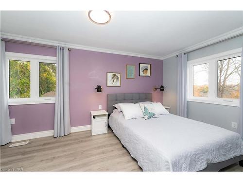 4467 John Street, Niagara Falls, ON - Indoor Photo Showing Bedroom