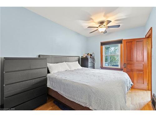 259 Niagara Street, St. Catharines, ON - Indoor Photo Showing Bedroom