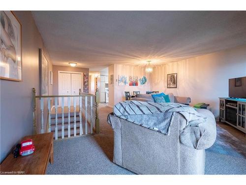 205-2 Walnut Street, St. Catharines, ON - Indoor Photo Showing Bedroom