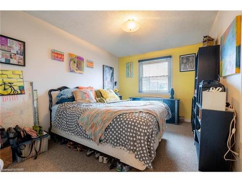 205-2 Walnut Street, St. Catharines, ON - Indoor Photo Showing Bedroom