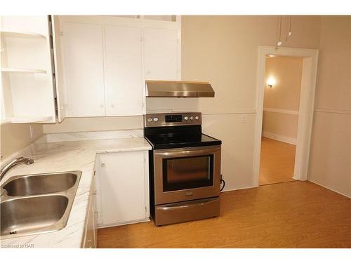 825 Garrison Road, Fort Erie, ON - Indoor Photo Showing Kitchen With Double Sink