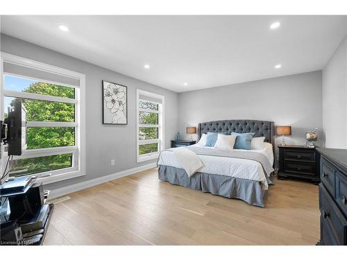 10 Leeson Street, St. Catharines, ON - Indoor Photo Showing Bedroom