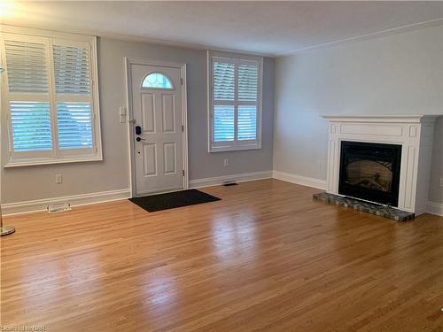 352 Linwell Road, St. Catharines, ON - Indoor Photo Showing Living Room With Fireplace