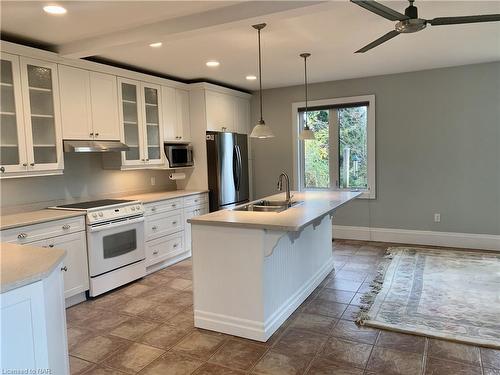 352 Linwell Road, St. Catharines, ON - Indoor Photo Showing Kitchen With Double Sink