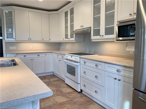 352 Linwell Road, St. Catharines, ON - Indoor Photo Showing Kitchen With Double Sink