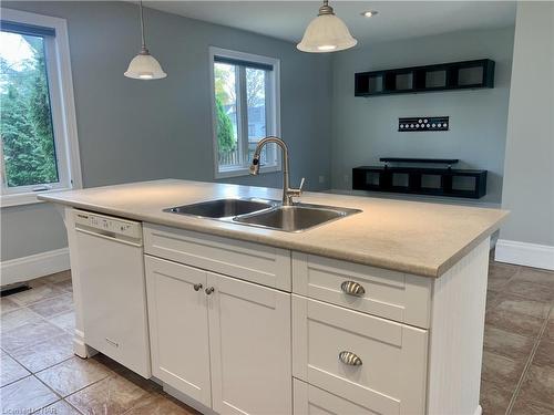 352 Linwell Road, St. Catharines, ON - Indoor Photo Showing Kitchen With Double Sink