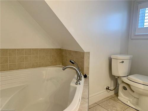 352 Linwell Road, St. Catharines, ON - Indoor Photo Showing Bathroom