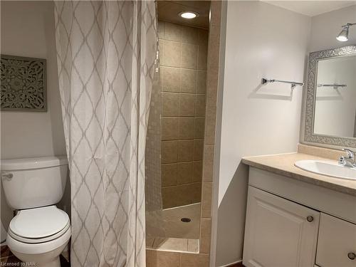 352 Linwell Road, St. Catharines, ON - Indoor Photo Showing Bathroom