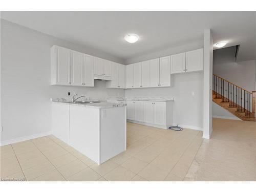 226 Palace Street, Thorold, ON - Indoor Photo Showing Kitchen