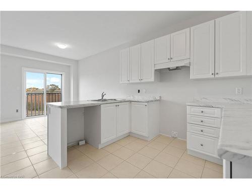 226 Palace Street, Thorold, ON - Indoor Photo Showing Kitchen