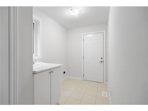 226 Palace Street, Thorold, ON - Indoor Photo Showing Other Room