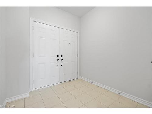 226 Palace Street, Thorold, ON - Indoor Photo Showing Other Room