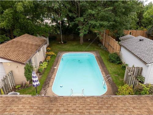 6326 Doreen Drive, Niagara Falls, ON - Outdoor With In Ground Pool With Backyard