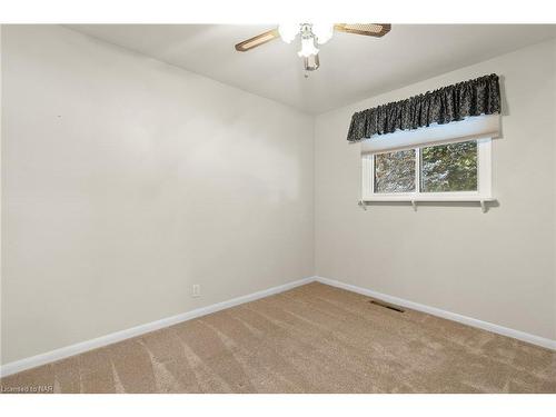 6326 Doreen Drive, Niagara Falls, ON - Indoor Photo Showing Other Room