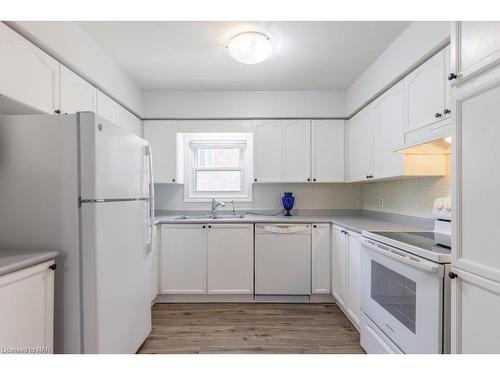 110-2 Walnut Street, St. Catharines, ON - Indoor Photo Showing Kitchen