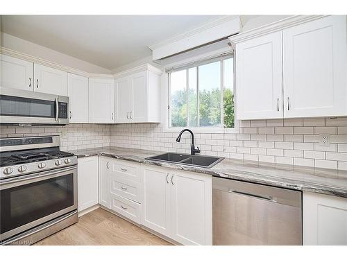 68 Churchill Street, St. Catharines, ON - Indoor Photo Showing Kitchen With Double Sink With Upgraded Kitchen