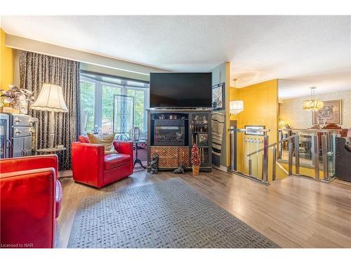 491 Bunting Road, St. Catharines, ON - Indoor Photo Showing Living Room With Fireplace