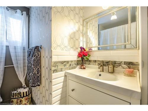 491 Bunting Road, St. Catharines, ON - Indoor Photo Showing Bathroom