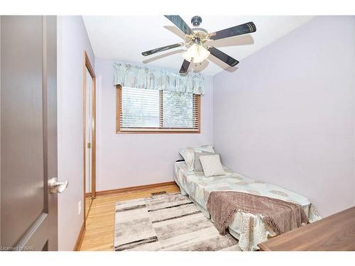 7151 Maywood Street, Niagara Falls, ON - Indoor Photo Showing Bedroom