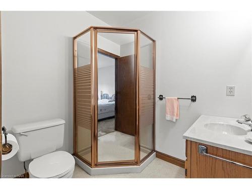 142 Welland Road, Fonthill, ON - Indoor Photo Showing Bathroom