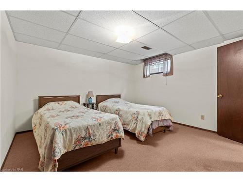 142 Welland Road, Fonthill, ON - Indoor Photo Showing Bedroom