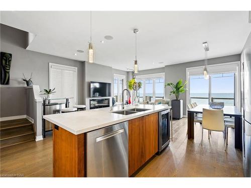 60 Waterview Lane, Grimsby, ON - Indoor Photo Showing Kitchen With Double Sink