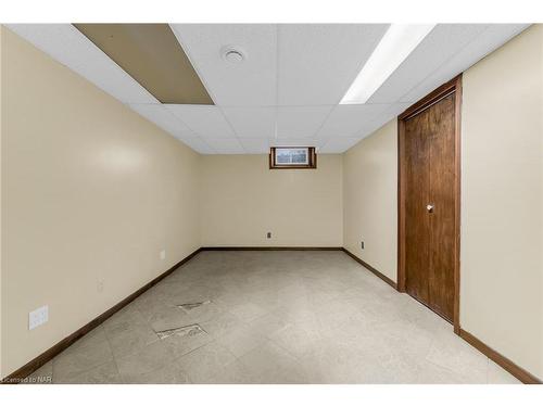 160 Woodside Drive, St. Catharines, ON - Indoor Photo Showing Other Room