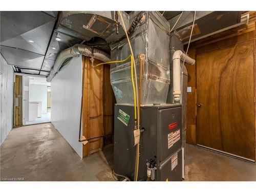 160 Woodside Drive, St. Catharines, ON - Indoor Photo Showing Basement