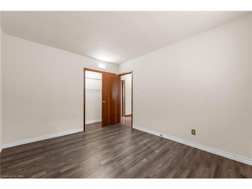 160 Woodside Drive, St. Catharines, ON - Indoor Photo Showing Other Room