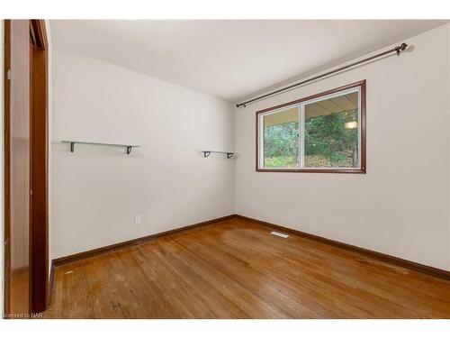 160 Woodside Drive, St. Catharines, ON - Indoor Photo Showing Other Room