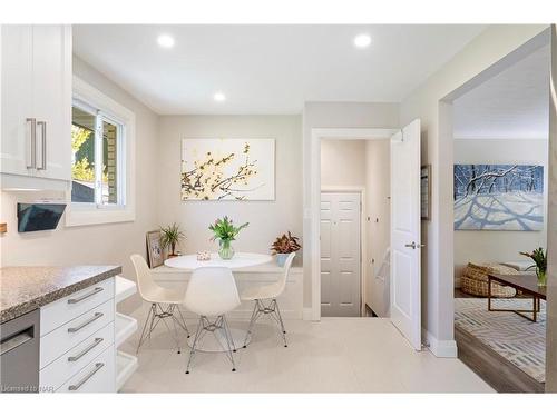 18 Densgrove Drive, St. Catharines, ON - Indoor Photo Showing Dining Room