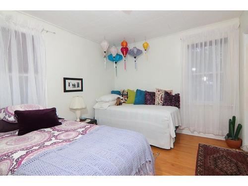 4046 Victoria Road, Crystal Beach, ON - Indoor Photo Showing Bedroom