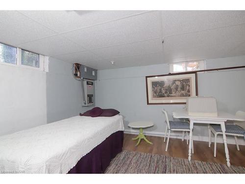 4046 Victoria Road, Crystal Beach, ON - Indoor Photo Showing Bedroom