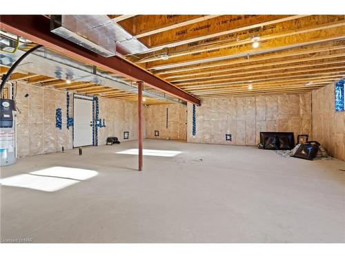 6374 Lucia Drive, Niagara Falls, ON - Indoor Photo Showing Basement