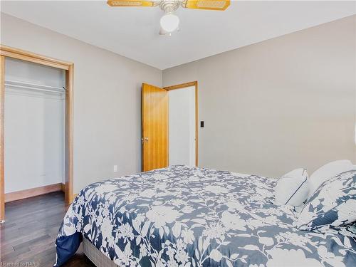 101 Masterson Drive, St. Catharines, ON - Indoor Photo Showing Bedroom