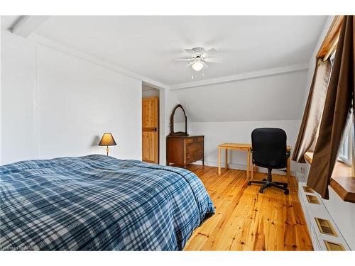 63023 Perry Road, Wainfleet, ON - Indoor Photo Showing Bedroom