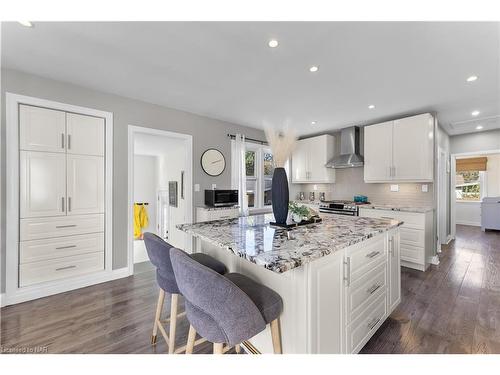 121 Louth Street, St. Catharines, ON - Indoor Photo Showing Kitchen With Upgraded Kitchen