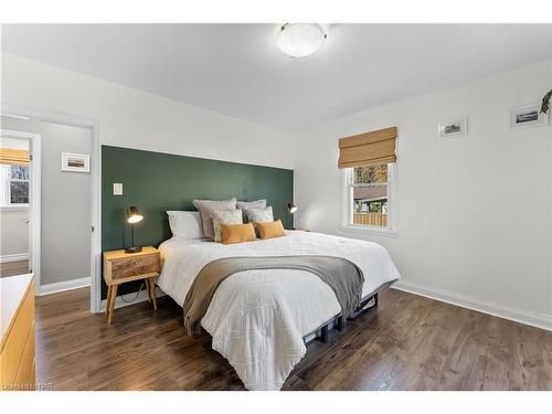 121 Louth Street, St. Catharines, ON - Indoor Photo Showing Bedroom