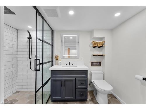 121 Louth Street, St. Catharines, ON - Indoor Photo Showing Bathroom