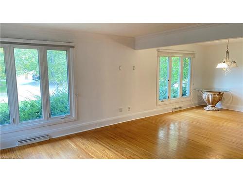 10 Adelene Crescent, St. Catharines, ON - Indoor Photo Showing Other Room